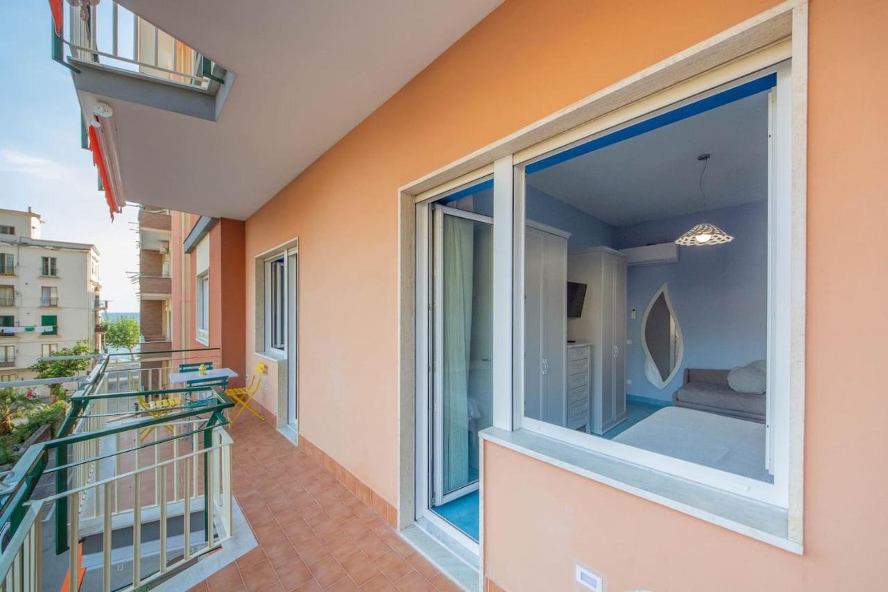 La Casa Del Poeta - Appartamento Positano Майорі Екстер'єр фото